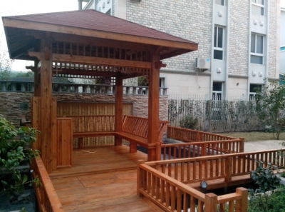 陽(yáng)光房如何選防腐木